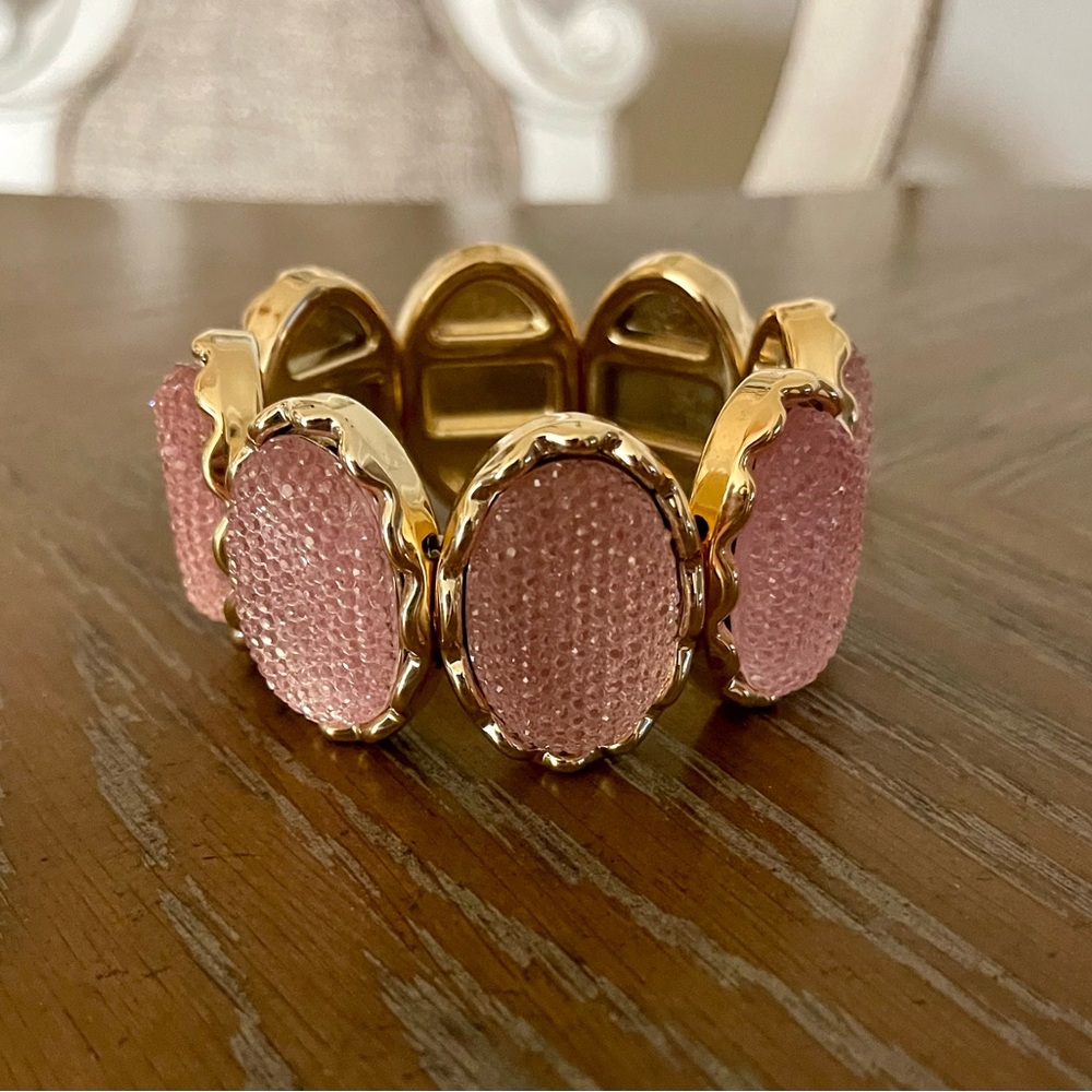 🎉Host Pick🎉Pink stretchy bracelet $16🎉Host Pick🎉 - Picture 3 of 7